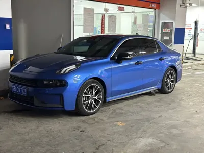 Lynk & Co 03