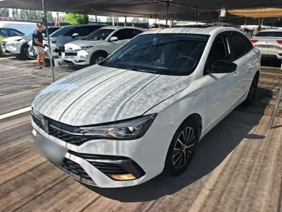 Roewe i5