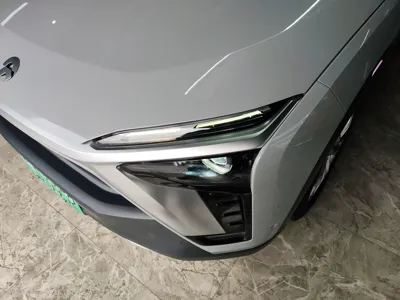 Nio ES8