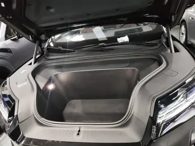 Nio ES8