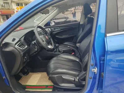 Roewe i5