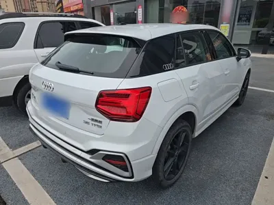 Audi Q2L