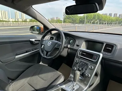 Volvo S60 (Import)