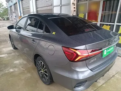 Roewe i5