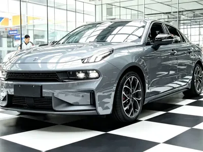 Lynk & Co 03
