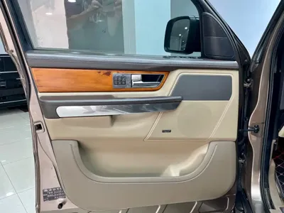 Land Rover Sport