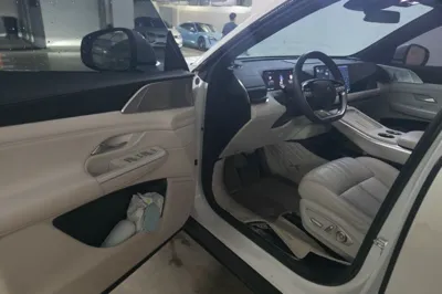 Xpeng G9