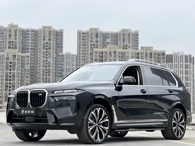 BMW 宝马X7 M60i