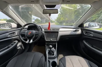 Roewe i5