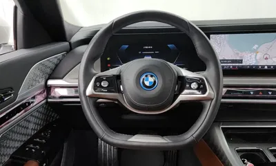 BMW i7
