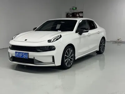 Lynk & Co 03