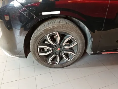 Hongqi HQ9