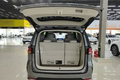 Roewe iMAX8