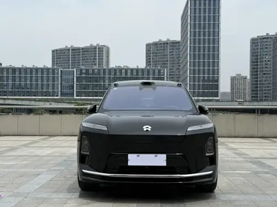 Nio ES8