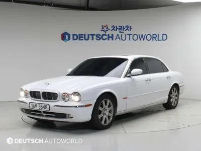 Jaguar XJ-8