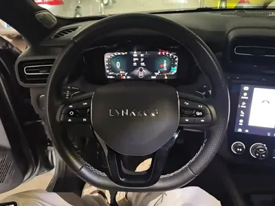Lynk & Co 03