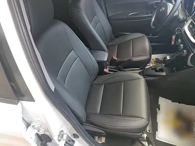 Toyota Yaris L