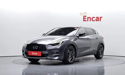 Infiniti Q30