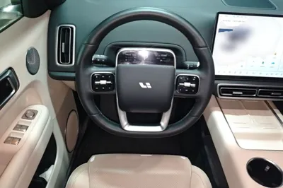 Li Auto L6