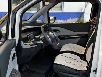Baojun E200