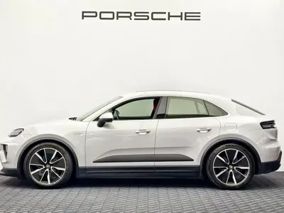 Porsche Macan EV