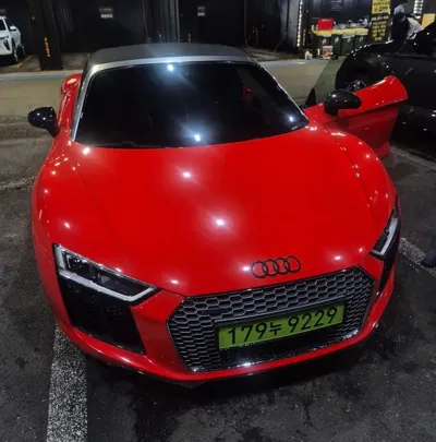 Audi R8