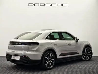 Porsche Macan EV