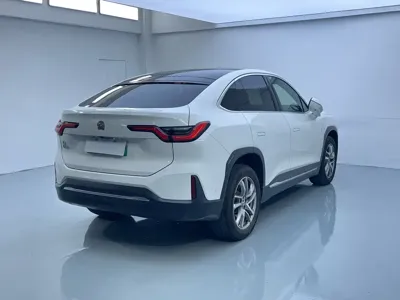 Nio EC6
