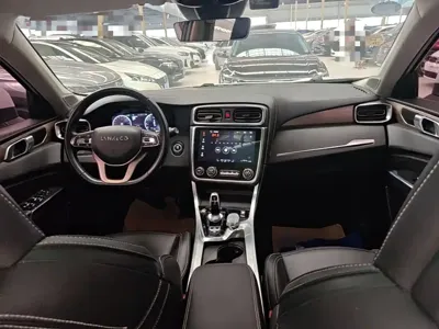 Lynk & Co 01
