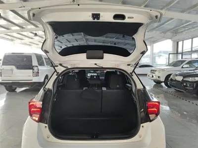 Toyota Yaris L