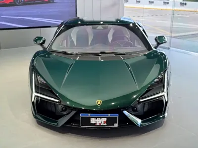 Lamborghini Revuelto