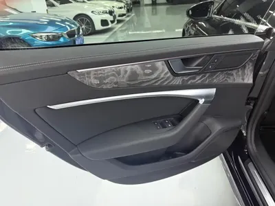Audi A7L