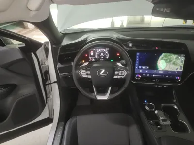 Lexus RZ