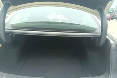 Hongqi E-QM5