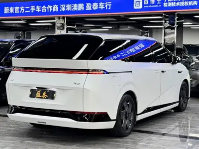 Xpeng X9