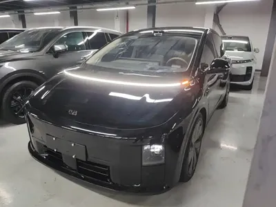 Li Auto 理想i8