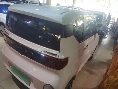 Wuling MINIEV