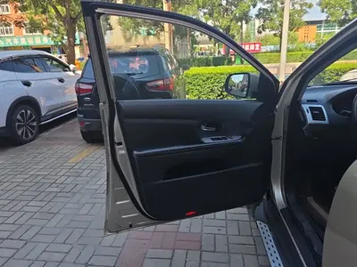 BYD S6