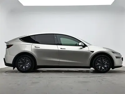 Tesla Model Y L