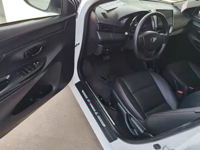 Toyota Yaris L