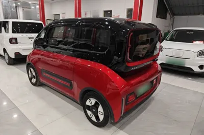 Baojun E300