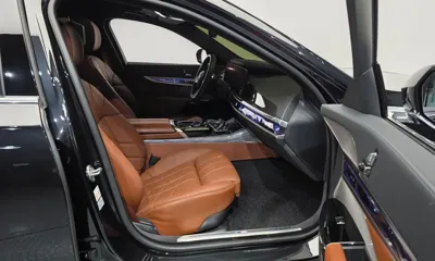 BMW i7
