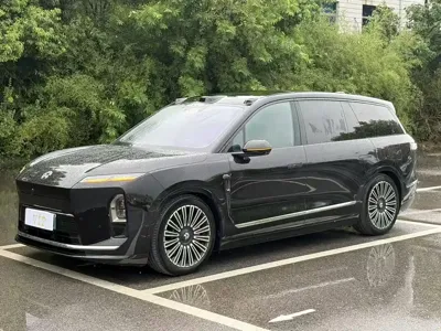 Nio ES8
