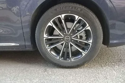 Roewe iMAX8