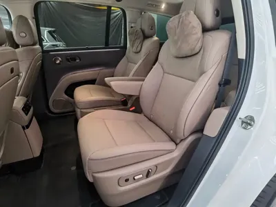 Li Auto 理想i8