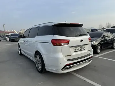 Kia Canival