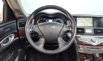 Infiniti Q70