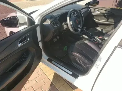 Roewe i5