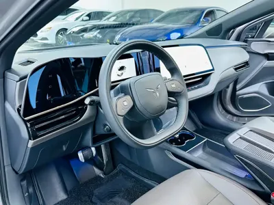 Hongqi Hongqi EH7