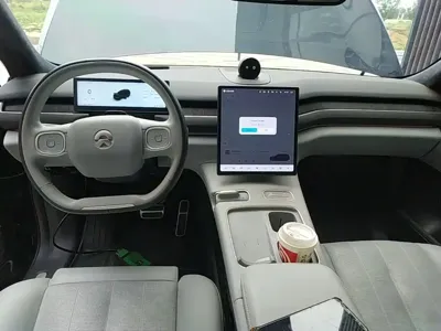 Nio ES8